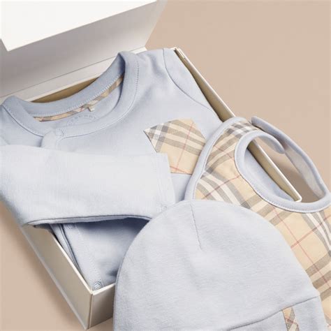 burberry set baby|burberry newborn gift set.